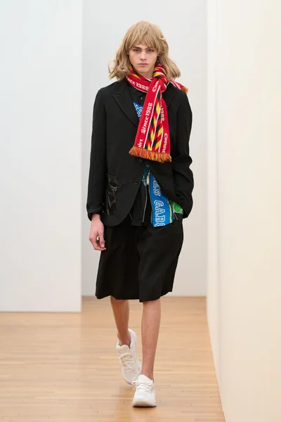 Look 2